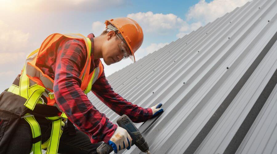 Professional gutter cleaning in Dutton, MT